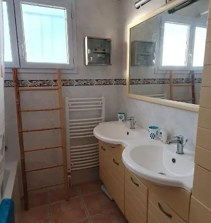 Сasa de vacaciones Maison Bleu Ocean 1 *